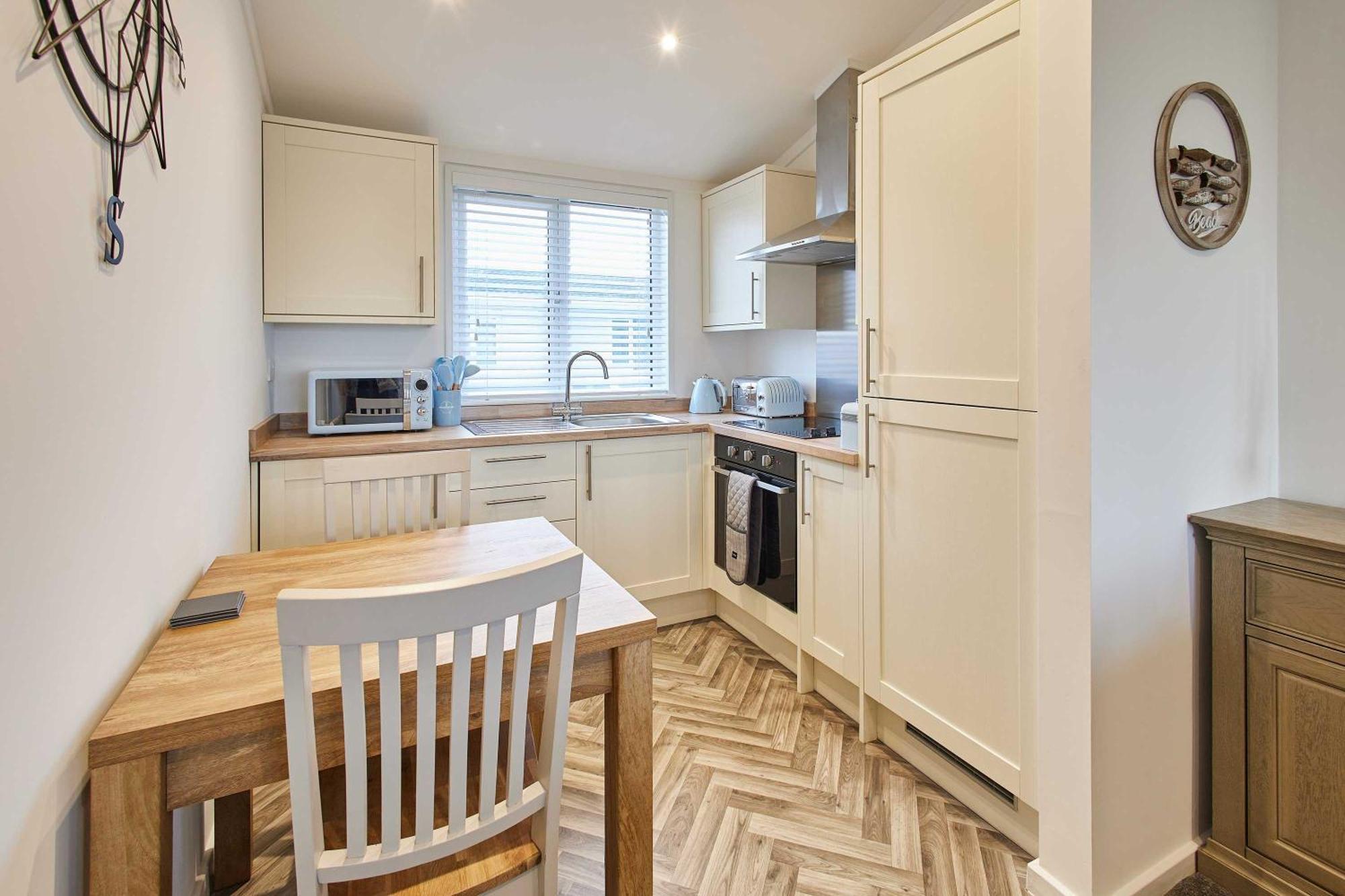 Chalet Host & - Sea View Road