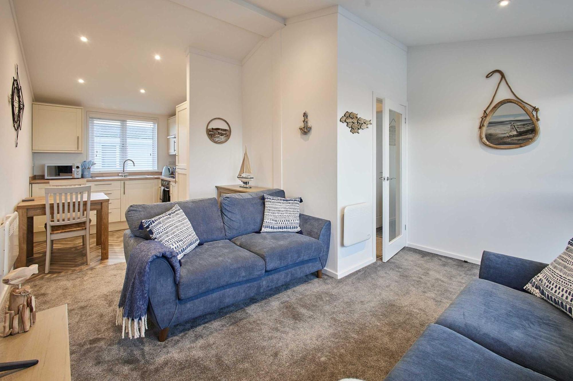 Host & - Sea View Road Bessingby