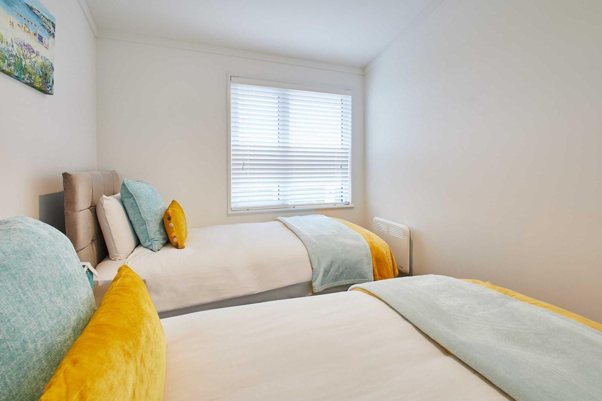 Host & - Sea View Road * Bessingby