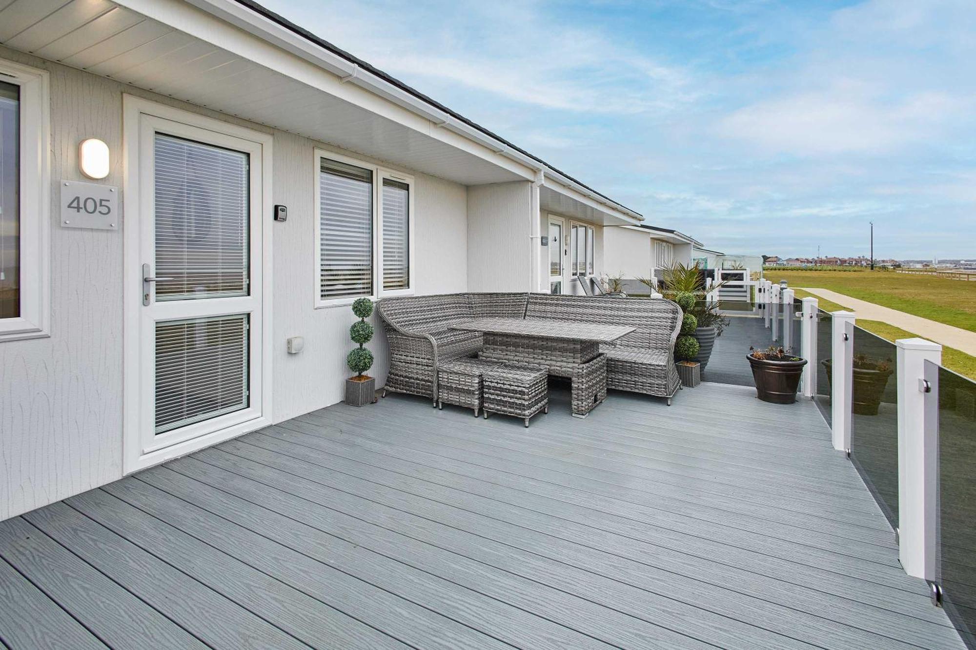 Host & - Sea View Road Chalet *